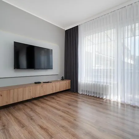 Rewolucji - 50m2, Working Desk, Balcony * Lodz (Lodz)