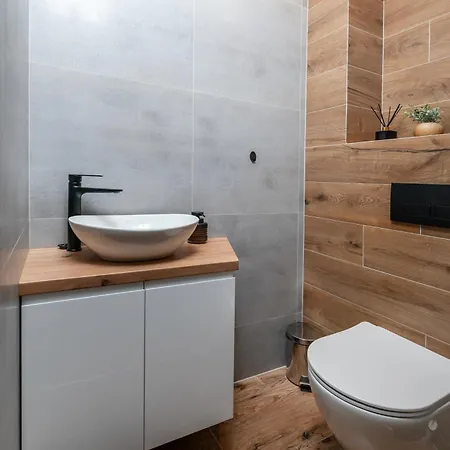 Rewolucji - 50m2, Working Desk, Balcony Apartment Lodz (Lodz)
