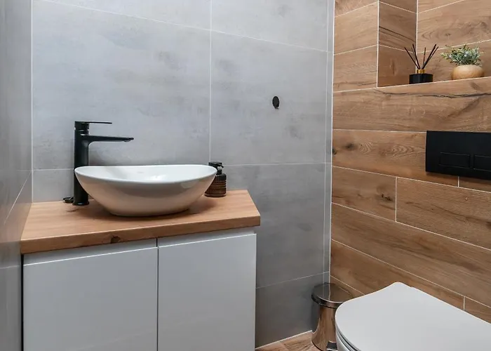 Rewolucji - 52m2, Parking - By Rentujemy Lejlighed Łódź